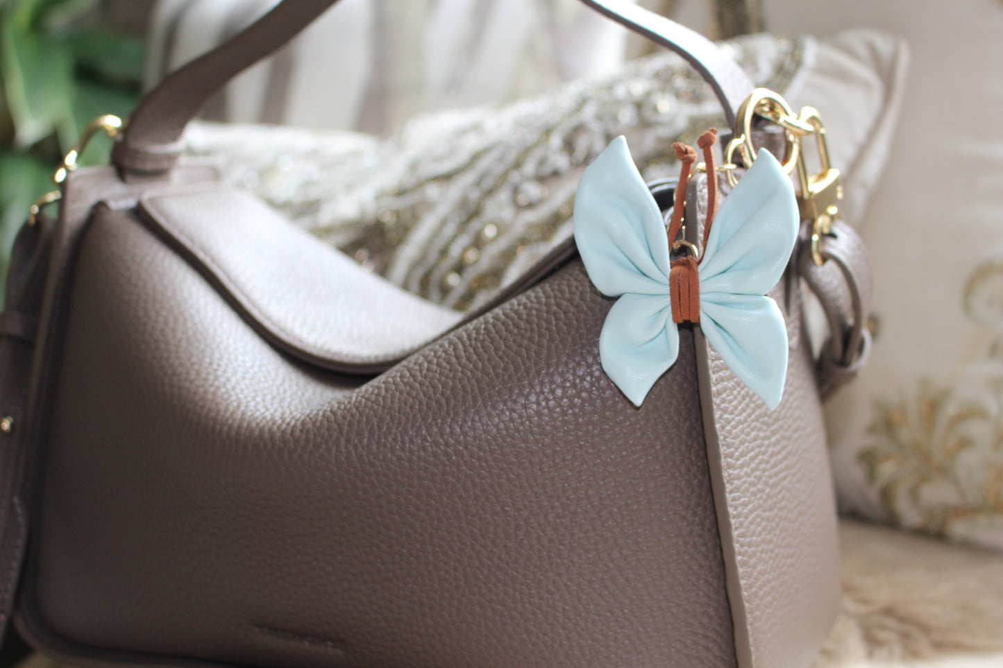 The Flutter Charm